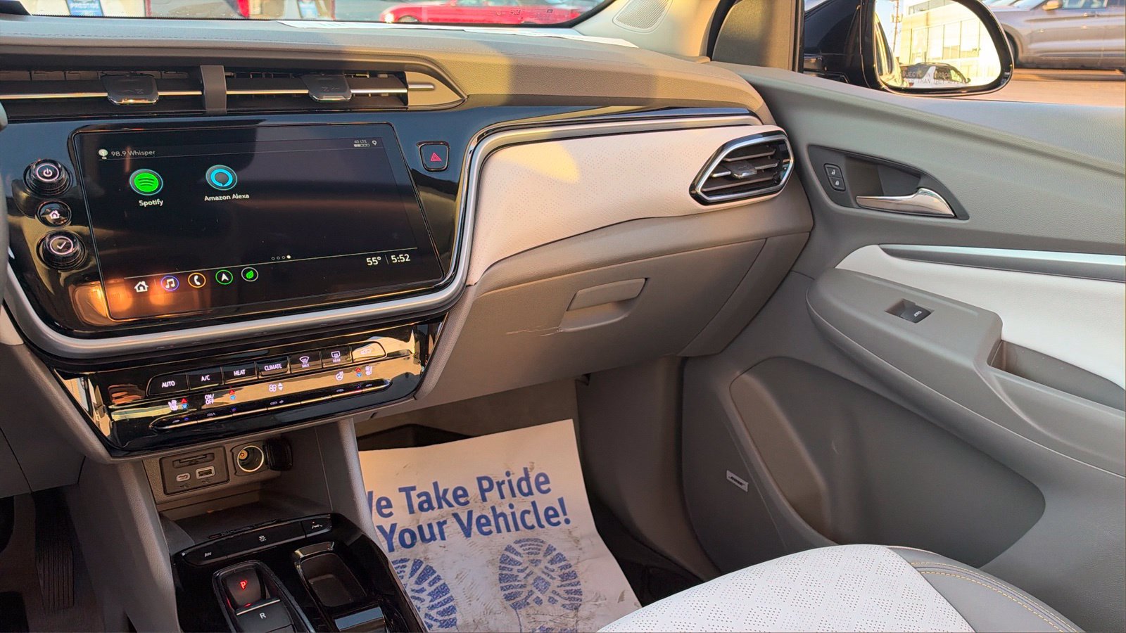 Used 2023 Chevrolet Bolt EUV Premier w/ Sun & Sound Package FWD image 36