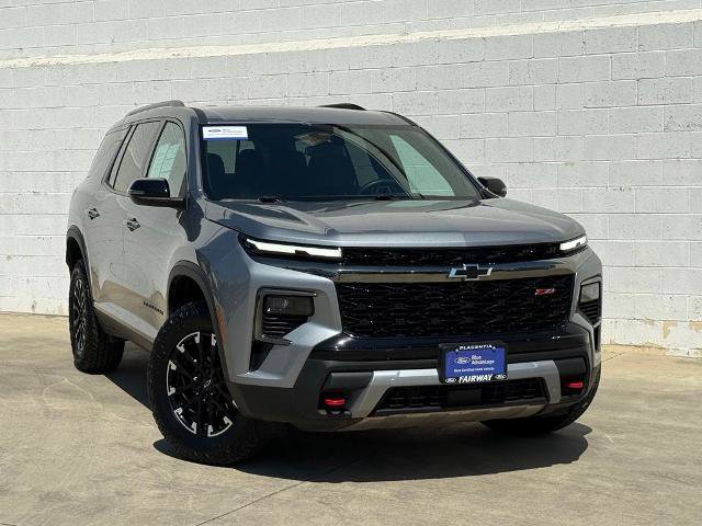 Used 2025 Chevrolet Traverse Z71 AWD/4WD image 3