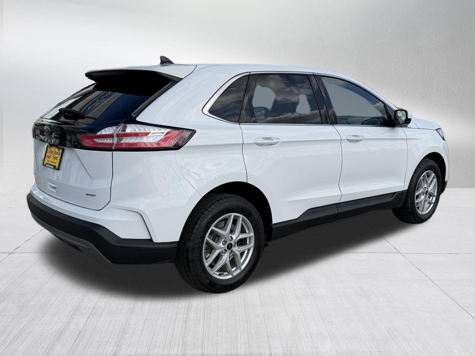 Certified 2024 Ford Edge SEL w/ Convenience Package AWD/4WD image 7