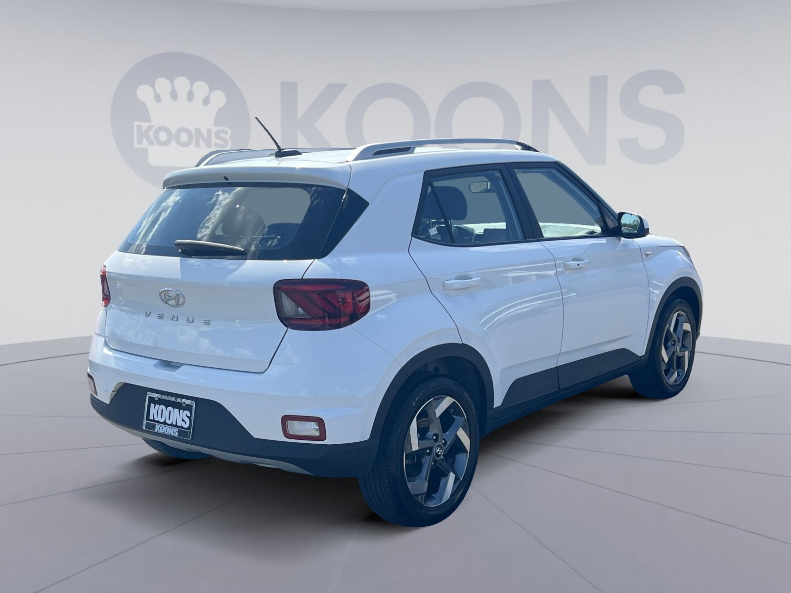 Used 2025 Hyundai Venue SEL FWD image 9