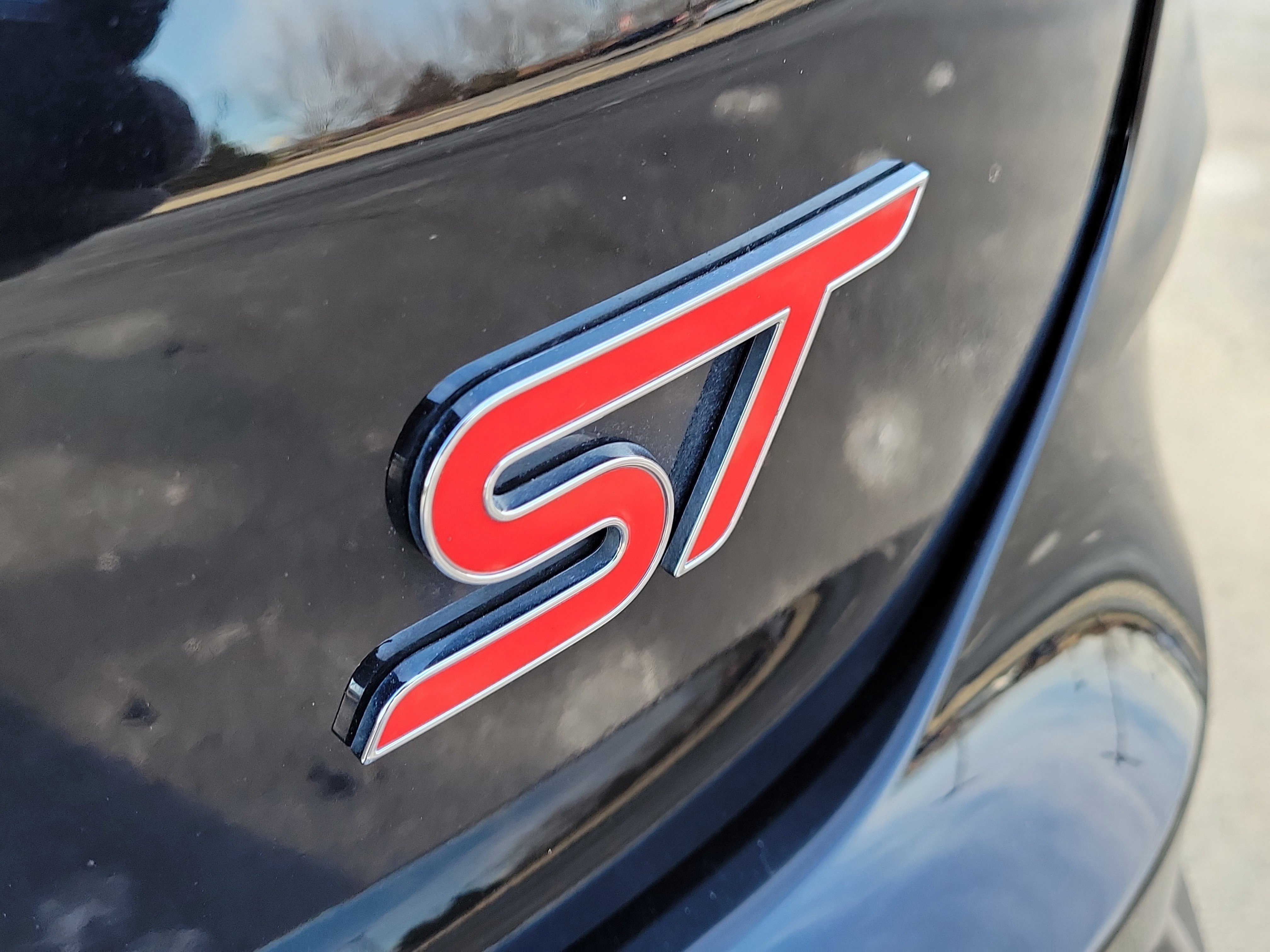 Certified 2024 Ford Edge ST w/ Equipment Group 401A image 6