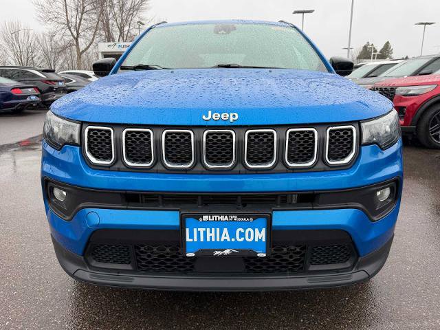 Used 2024 Jeep Compass Latitude image 2