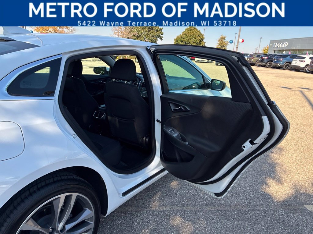 Used 2025 Chevrolet Malibu LT FWD image 39