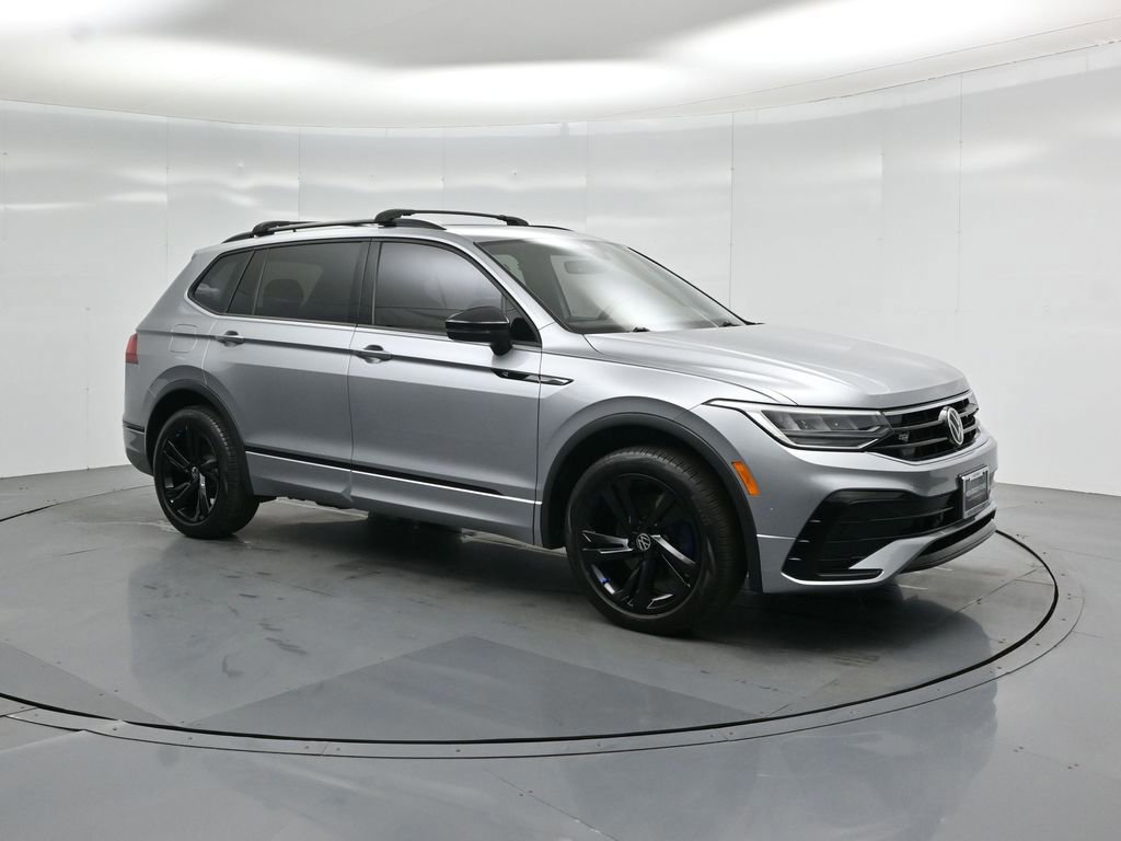 Used 2023 Volkswagen Tiguan SE R-Line FWD image 3