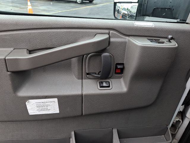 Used 2021 GMC Savana 3500 Extended w/ Power Convenience Package RWD image 11