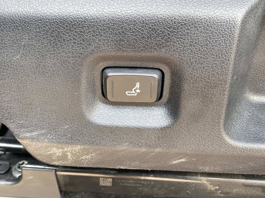Used 2024 Toyota Tacoma SR5 AWD/4WD image 20