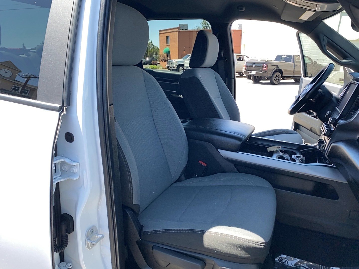Used 2023 RAM 2500 Big Horn w/ Level 1 Equipment Group AWD/4WD image 17