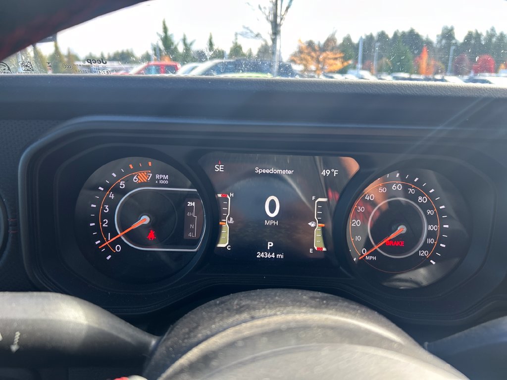 Used 2024 Jeep Wrangler Unlimited Rubicon w/ Convenience Group AWD/4WD image 22