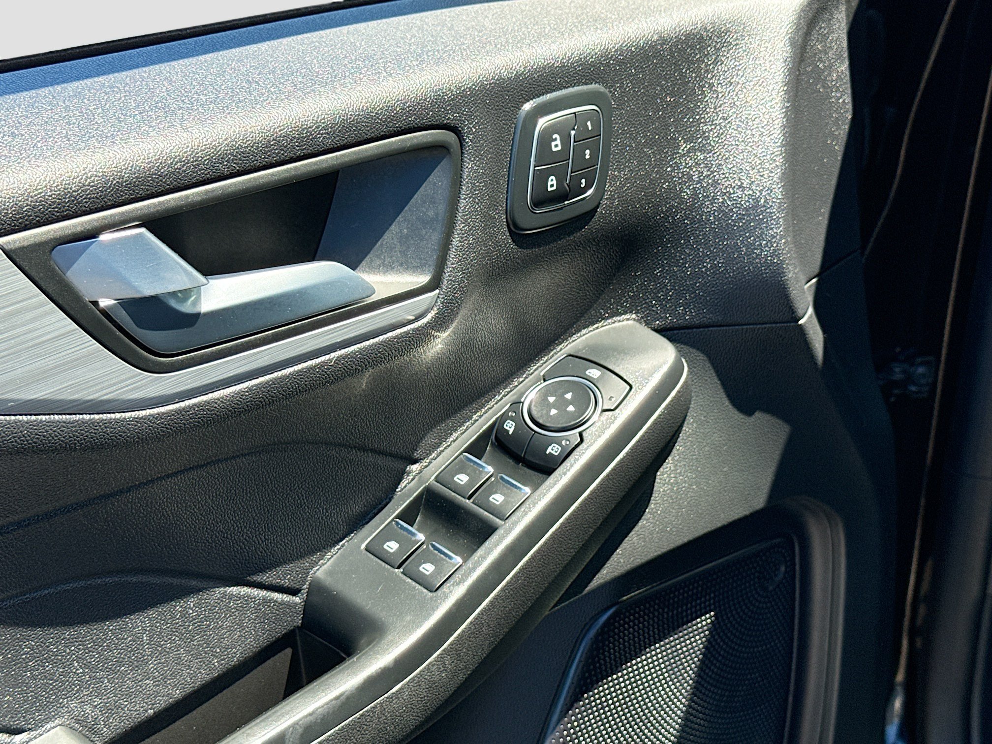 Certified 2024 Ford Escape Platinum AWD/4WD image 8