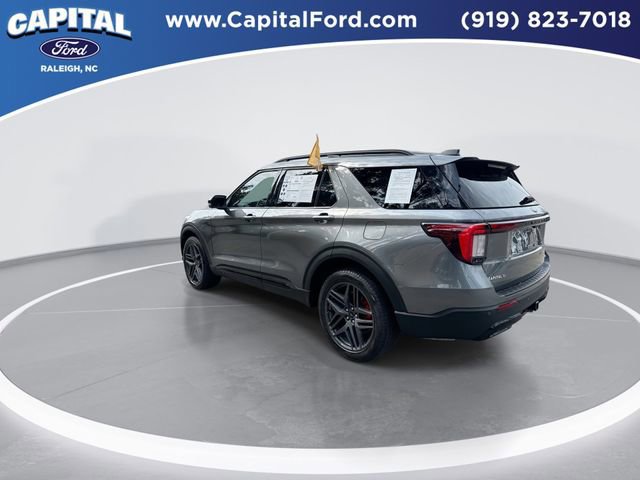 Certified 2025 Ford Explorer ST-Line w/ Premium Package image 5