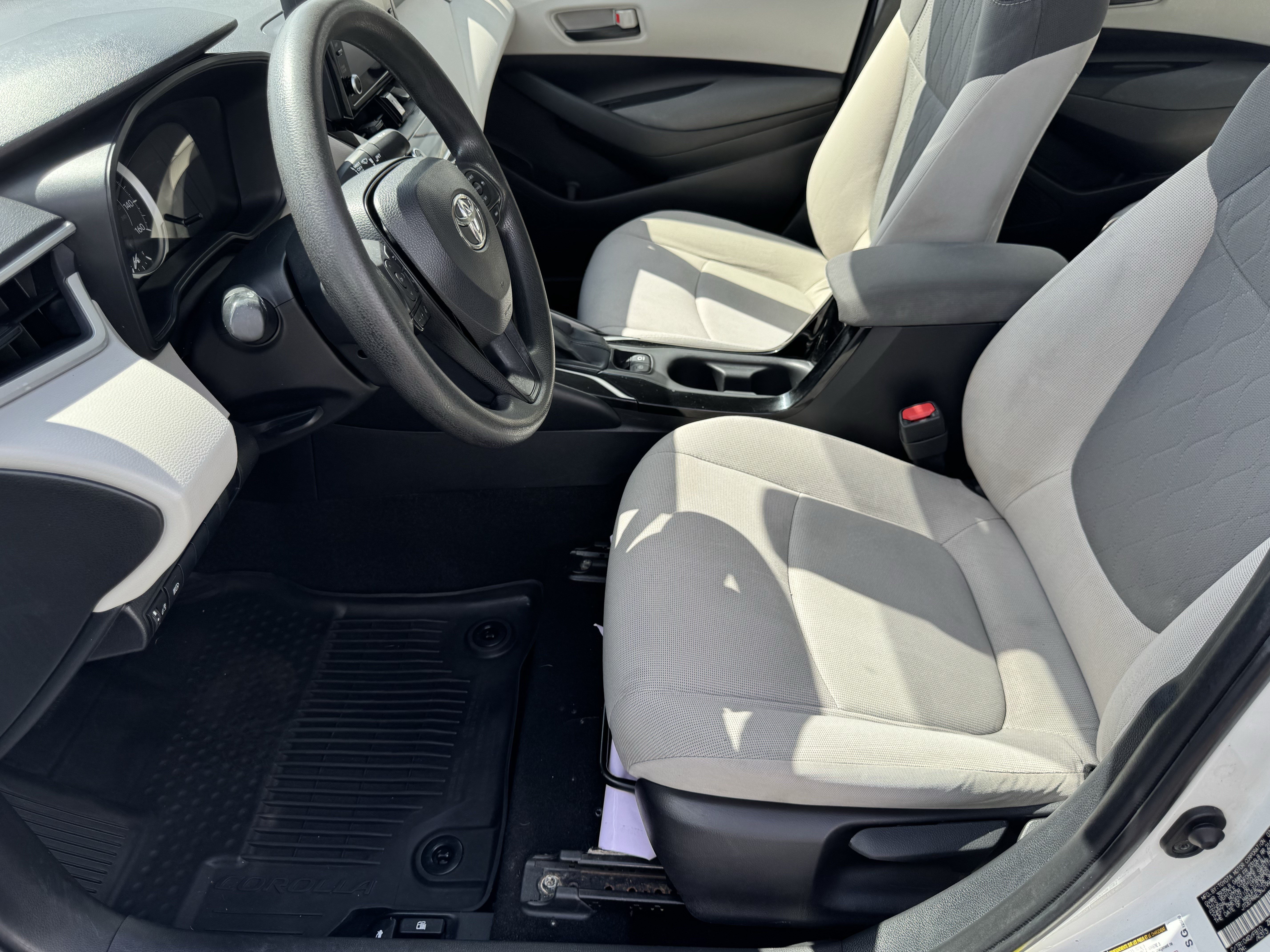 Used 2022 Toyota Corolla LE FWD image 9