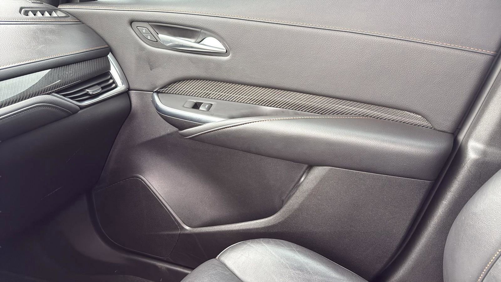 Used 2022 Cadillac XT4 Sport w/ Comfort Package image 24