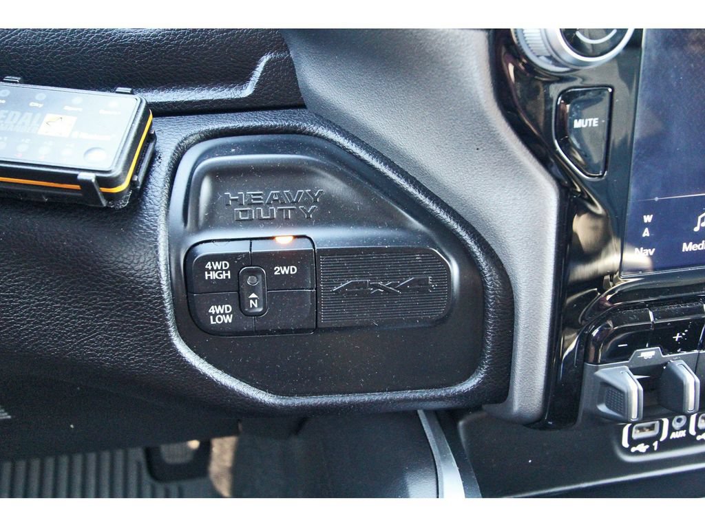 Used 2024 RAM 3500 Big Horn w/ Sport Appearance Package AWD/4WD image 25