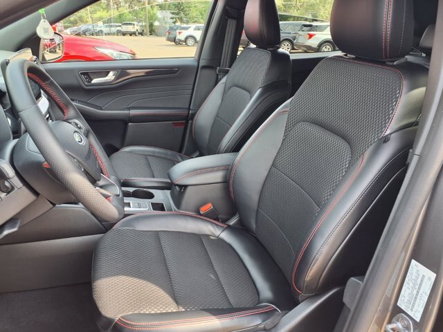Certified 2024 Ford Escape ST-Line w/ Tech Pack #1 AWD/4WD image 4