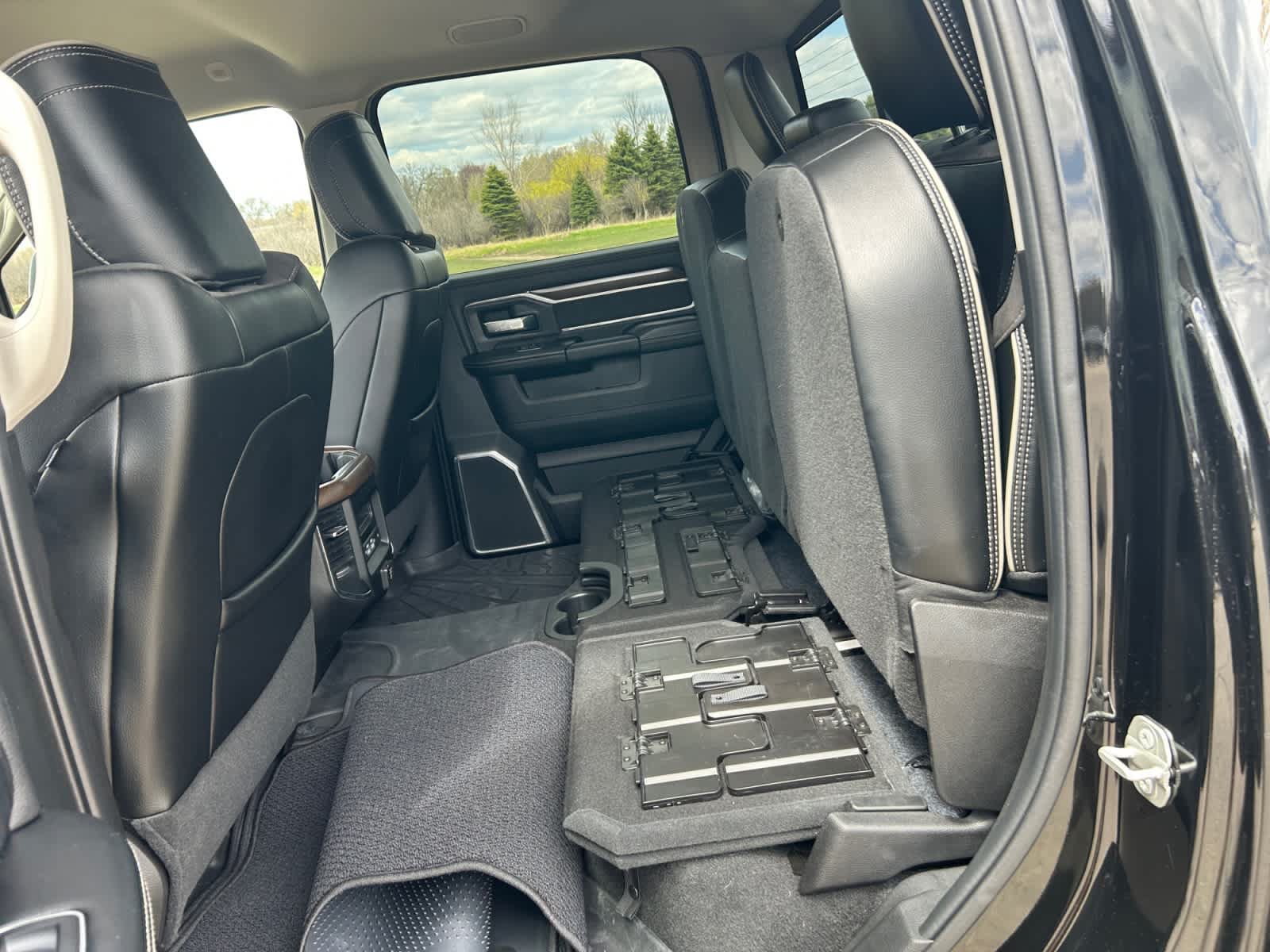 Used 2024 RAM 2500 Laramie AWD/4WD image 16