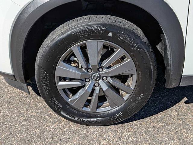 Used 2025 Nissan Pathfinder SV image 16