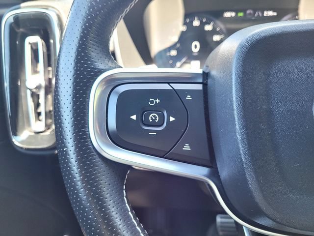 Used 2019 Volvo XC40 T5 R-Design AWD/4WD image 24