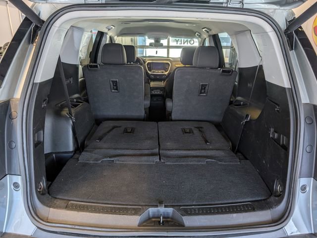 Used 2023 GMC Acadia SLE w/ LPO, Cargo Package AWD/4WD image 29