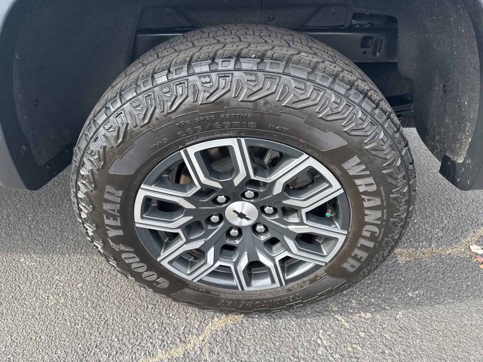 Used 2024 Chevrolet Colorado Z71 w/ Z71 Convenience Package 2 image 23