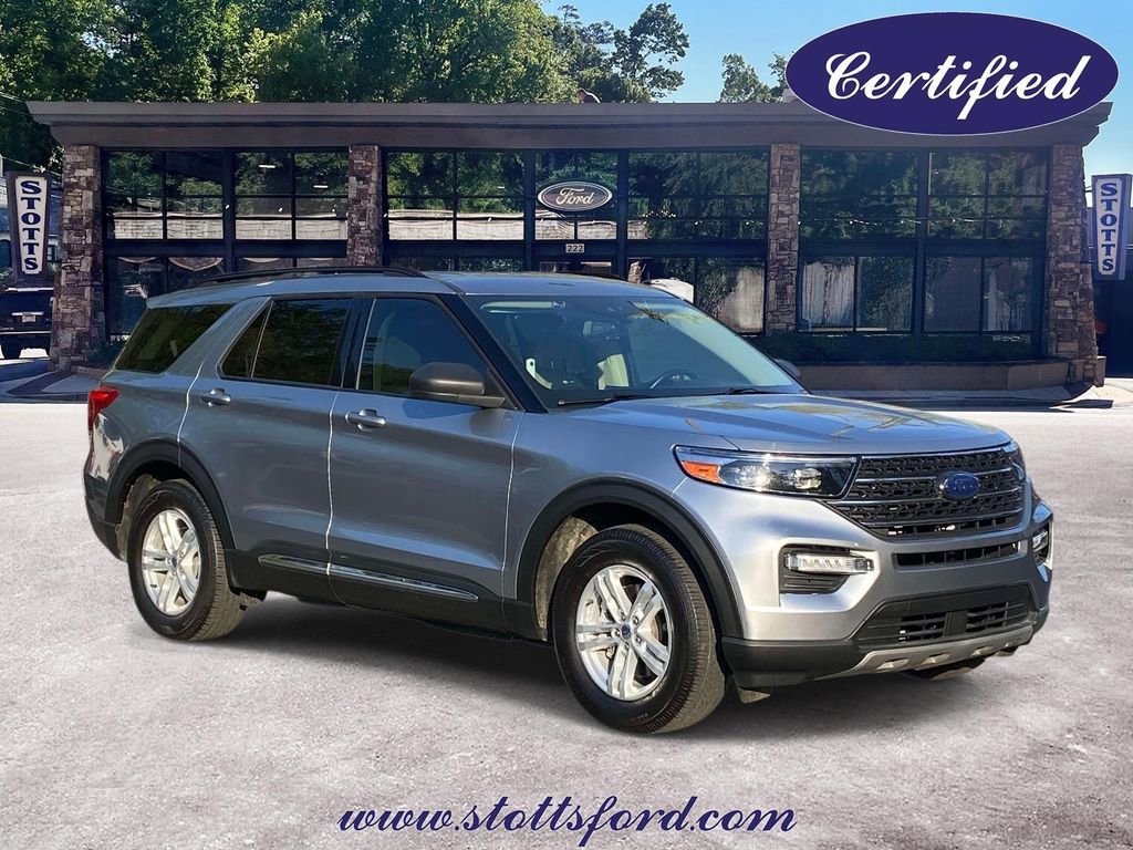Certified 2022 Ford Explorer XLT w/ Equipment Group 202A image 5