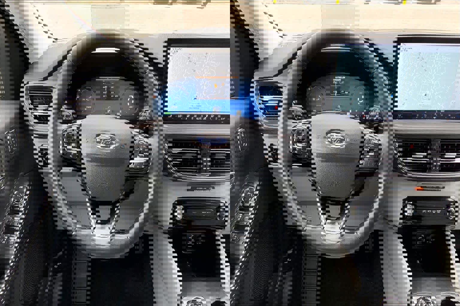 Certified 2025 Ford Escape SE w/ PHEV Premium Package image 5