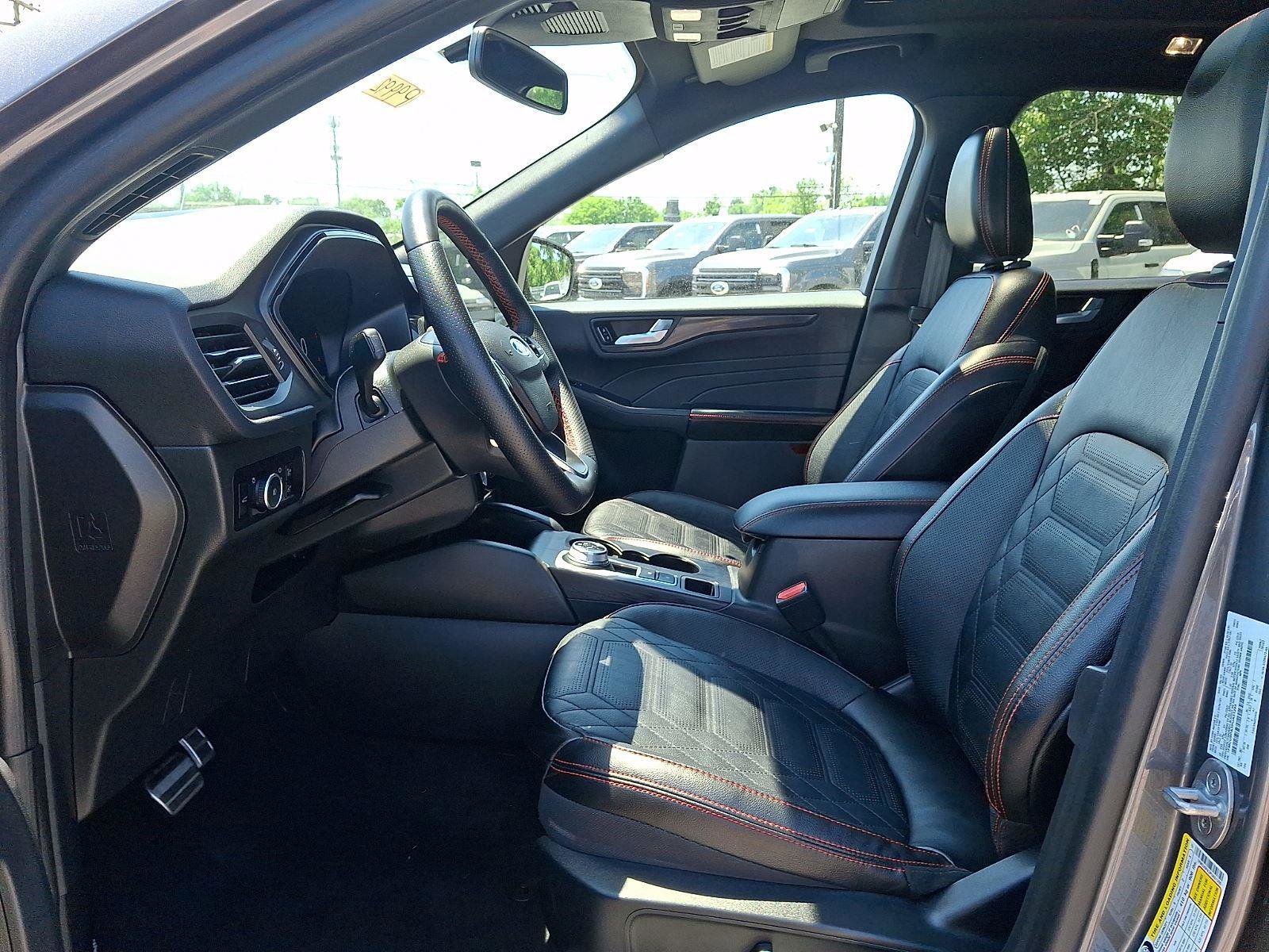 Certified 2023 Ford Escape ST-Line Elite w/ Premium Technology Package AWD/4WD image 10