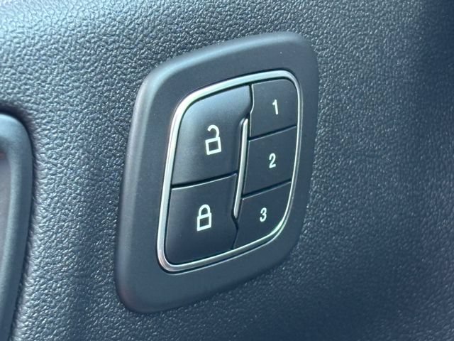 Certified 2020 Ford Escape Titanium AWD/4WD image 21