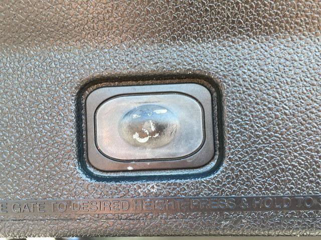 Certified 2018 Ford Explorer Limited w/ Equipment Group 301A AWD/4WD image 31