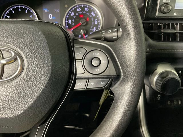 Used 2020 Toyota RAV4 LE image 23