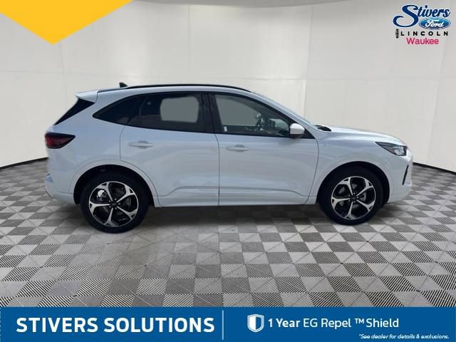 Certified 2023 Ford Escape ST-Line Select w/ Tech Pack #2 AWD/4WD image 5