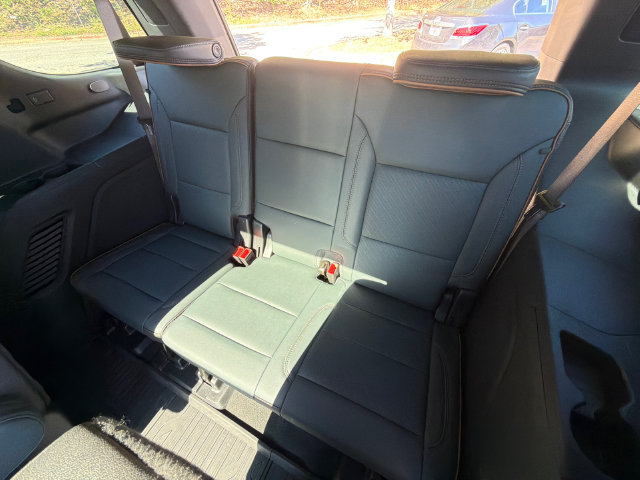 Used 2025 GMC Yukon AT4 w/ AT4 Premium Package AWD/4WD image 23