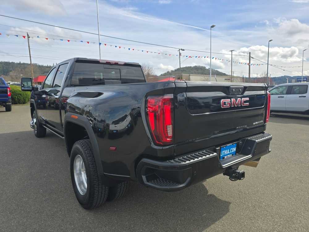 Used 2022 GMC Sierra 3500 Denali w/ Denali Ultimate Package image 3
