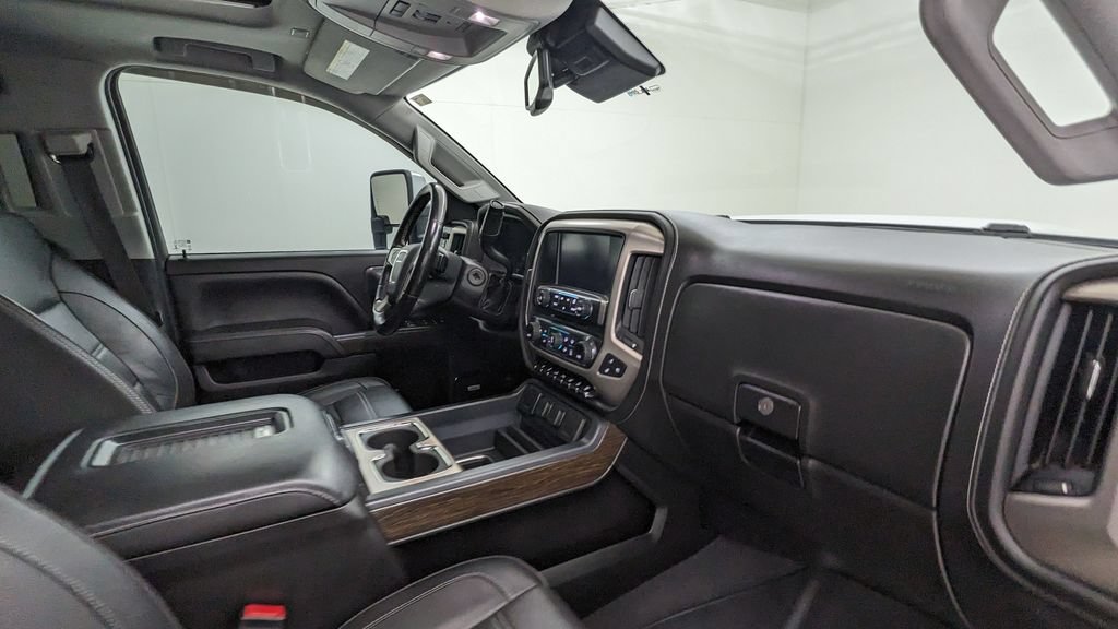 Used 2019 GMC Sierra 2500 Denali w/ Suspension Package, Off-Road AWD/4WD image 41