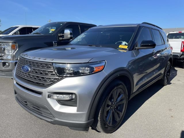 Certified 2023 Ford Explorer XLT w/ Equipment Group 202A RWD image 3