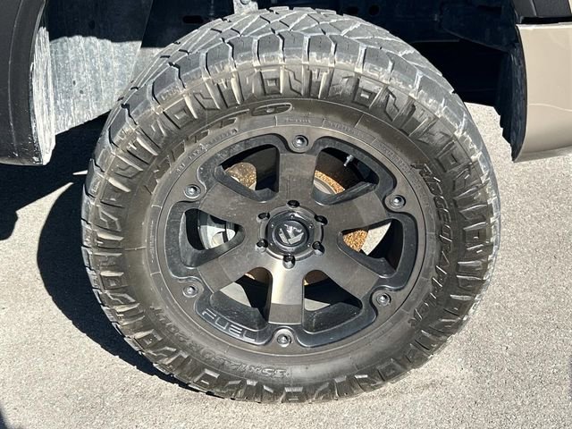 Used 2022 Nissan Titan PRO-4X w/ Pro-4x Convenience Package AWD/4WD image 10