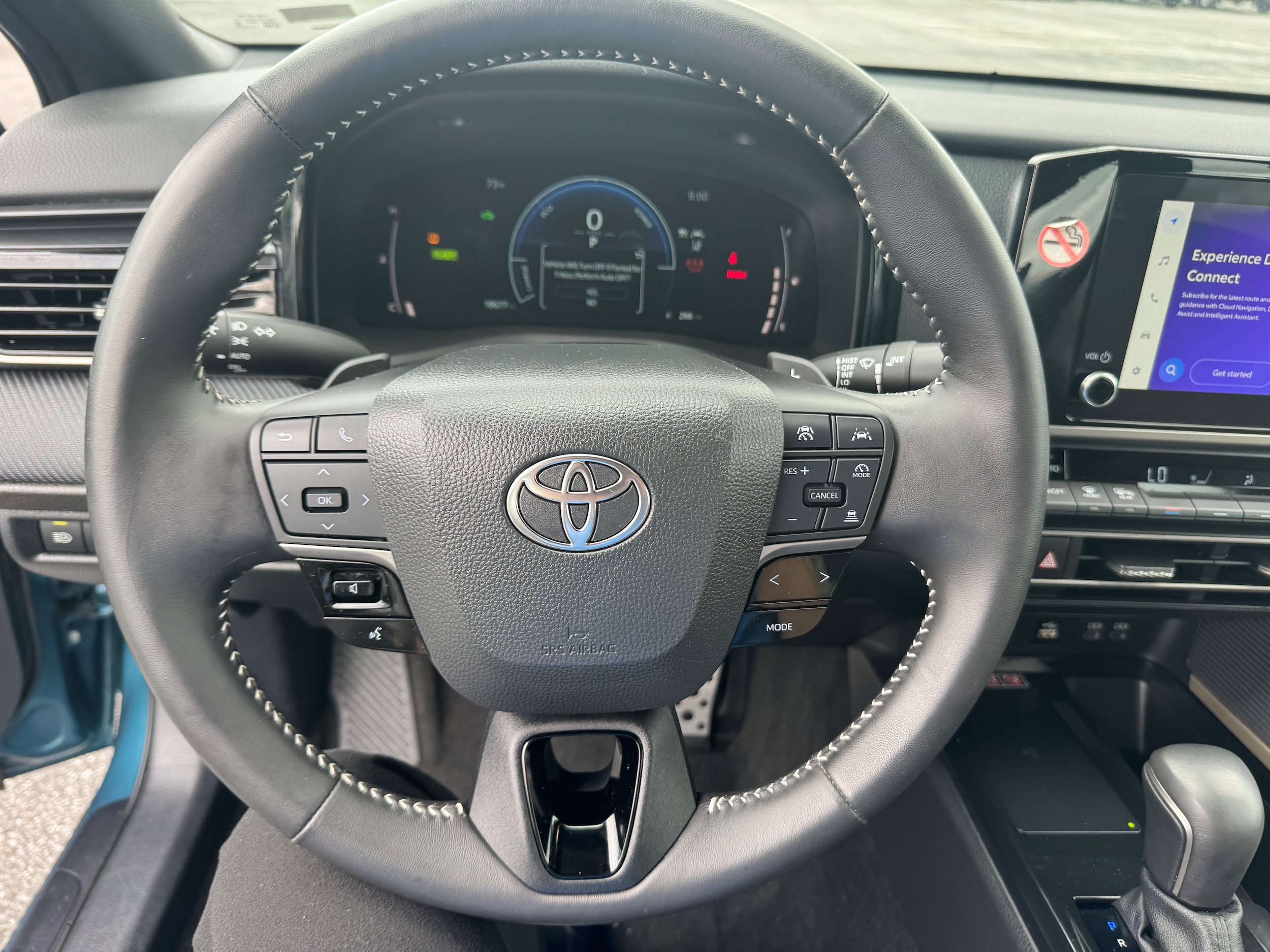 Used 2025 Toyota Camry SE FWD image 11