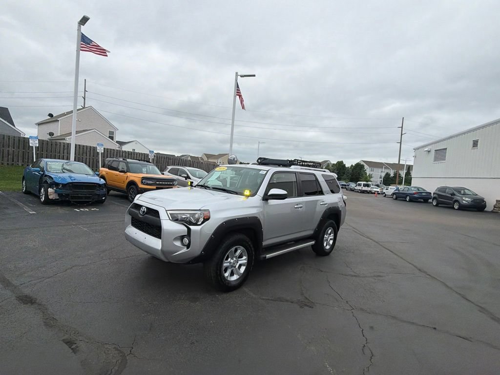Used 2018 Toyota 4Runner SR5 AWD/4WD video 3