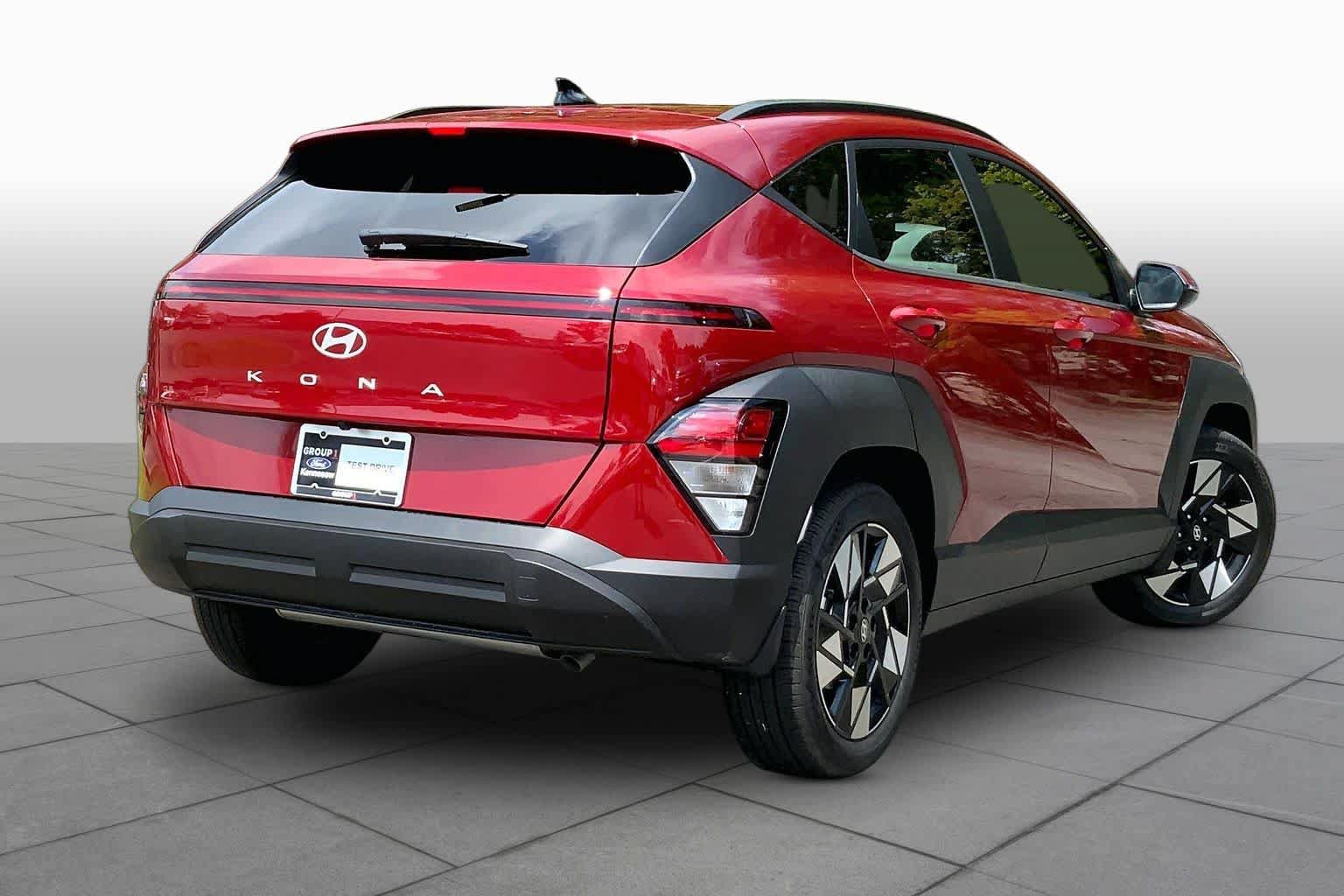 Used 2025 Hyundai Kona SEL FWD image 12
