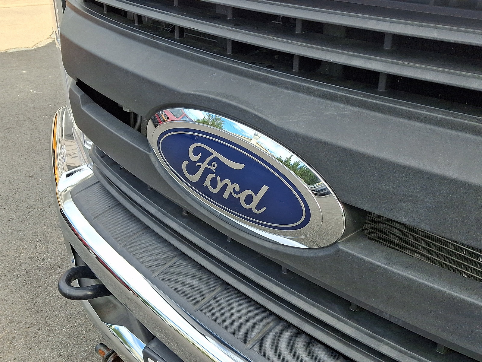 Certified 2017 Ford F550 4x4 Regular Cab Super Duty image 29