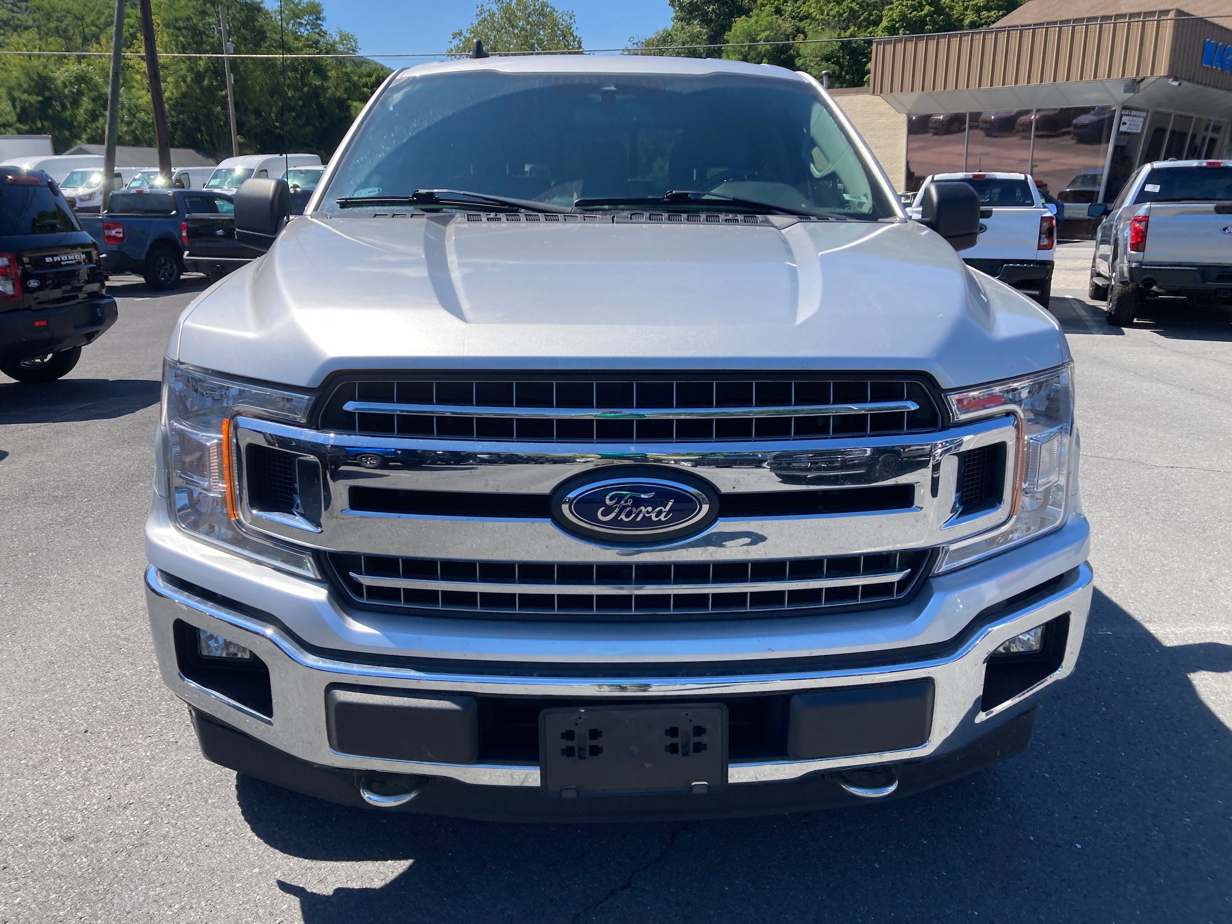 Certified 2019 Ford F150 XLT w/ Equipment Group 302A Luxury AWD/4WD image 3