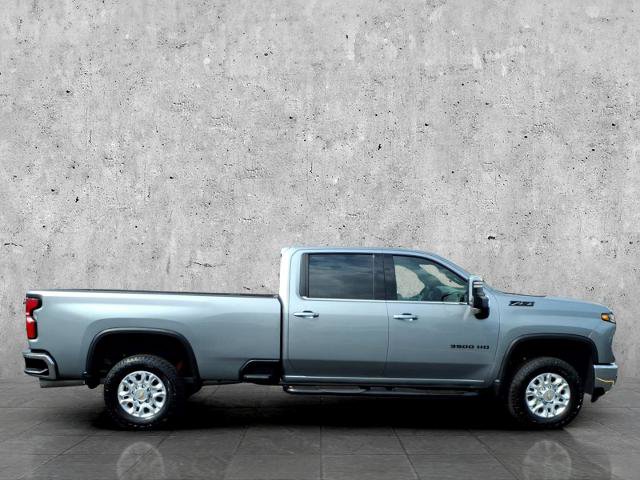 Used 2024 Chevrolet Silverado 3500 LTZ w/ LTZ Convenience Package AWD/4WD image 4