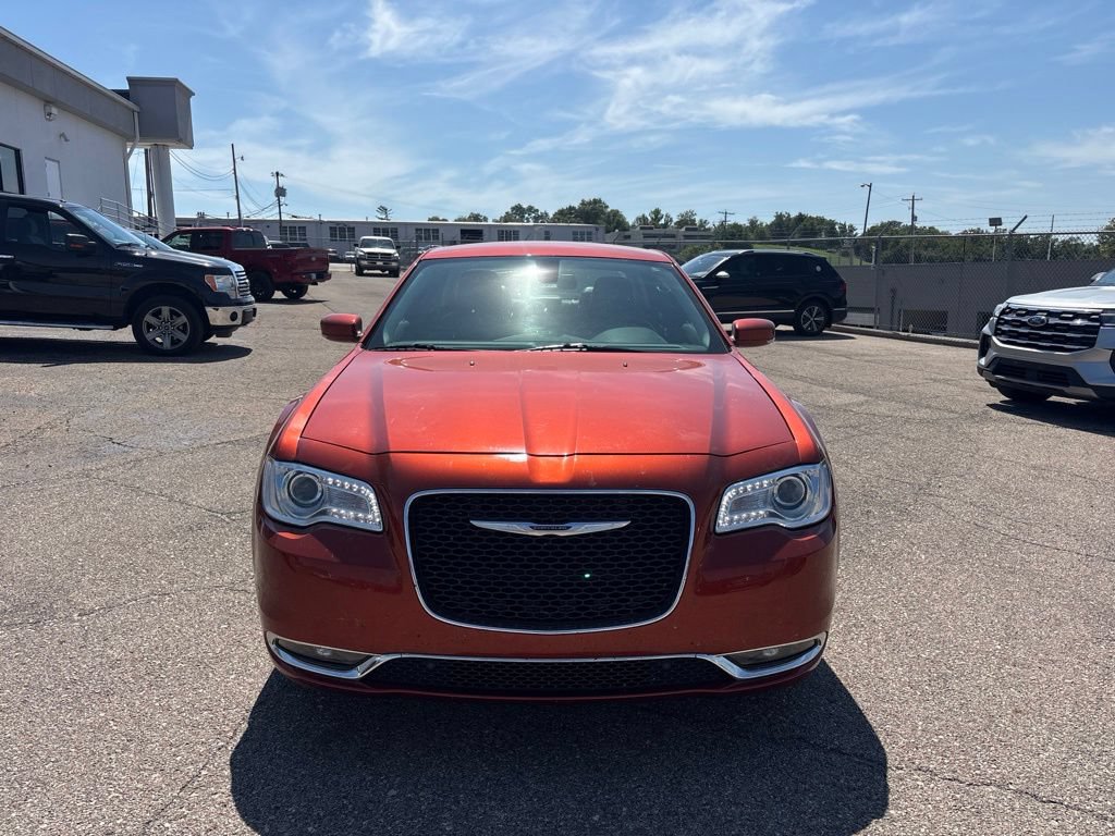 Used 2020 Chrysler 300 Touring L w/ 300 Premium Group RWD image 2