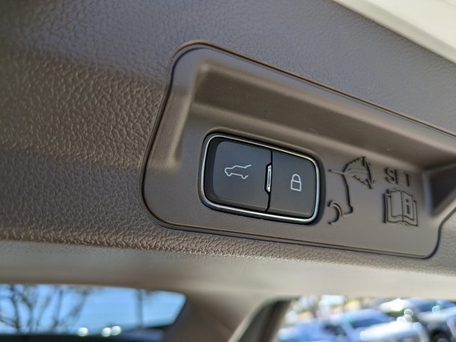 Certified 2020 Ford Explorer Platinum w/ Premium Technology Package image 22