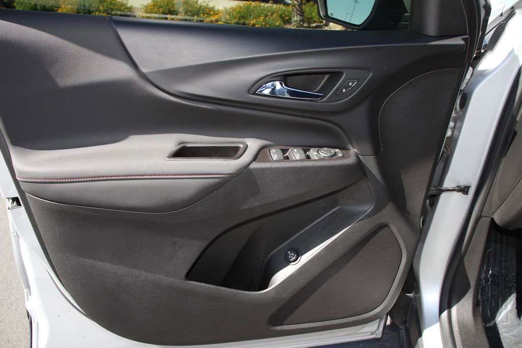 Used 2022 Chevrolet Equinox RS w/ Infotainment Package image 22