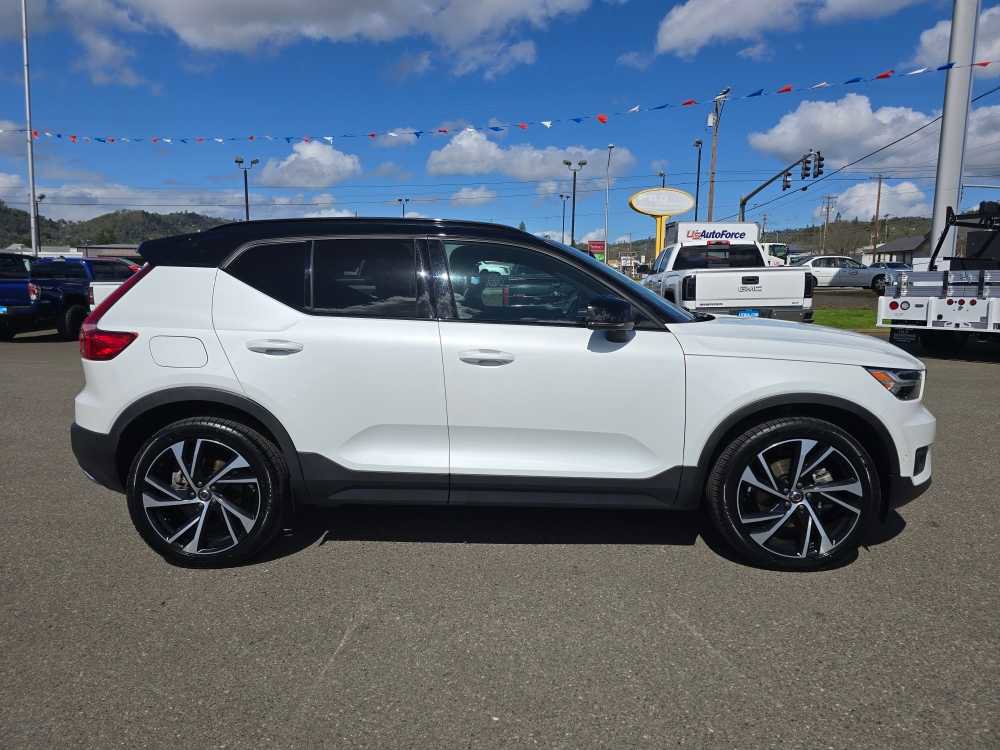 Used 2019 Volvo XC40 T5 R-Design image 6
