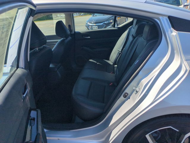 Used 2024 Nissan Altima 2.5 SR FWD image 29
