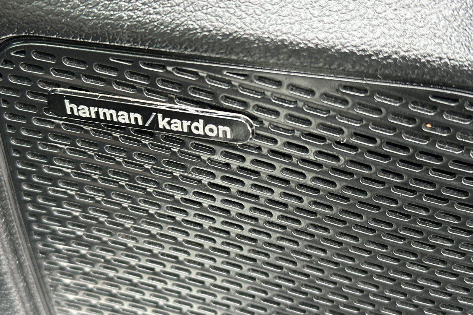 Used 2017 Chrysler Pacifica Limited image 37