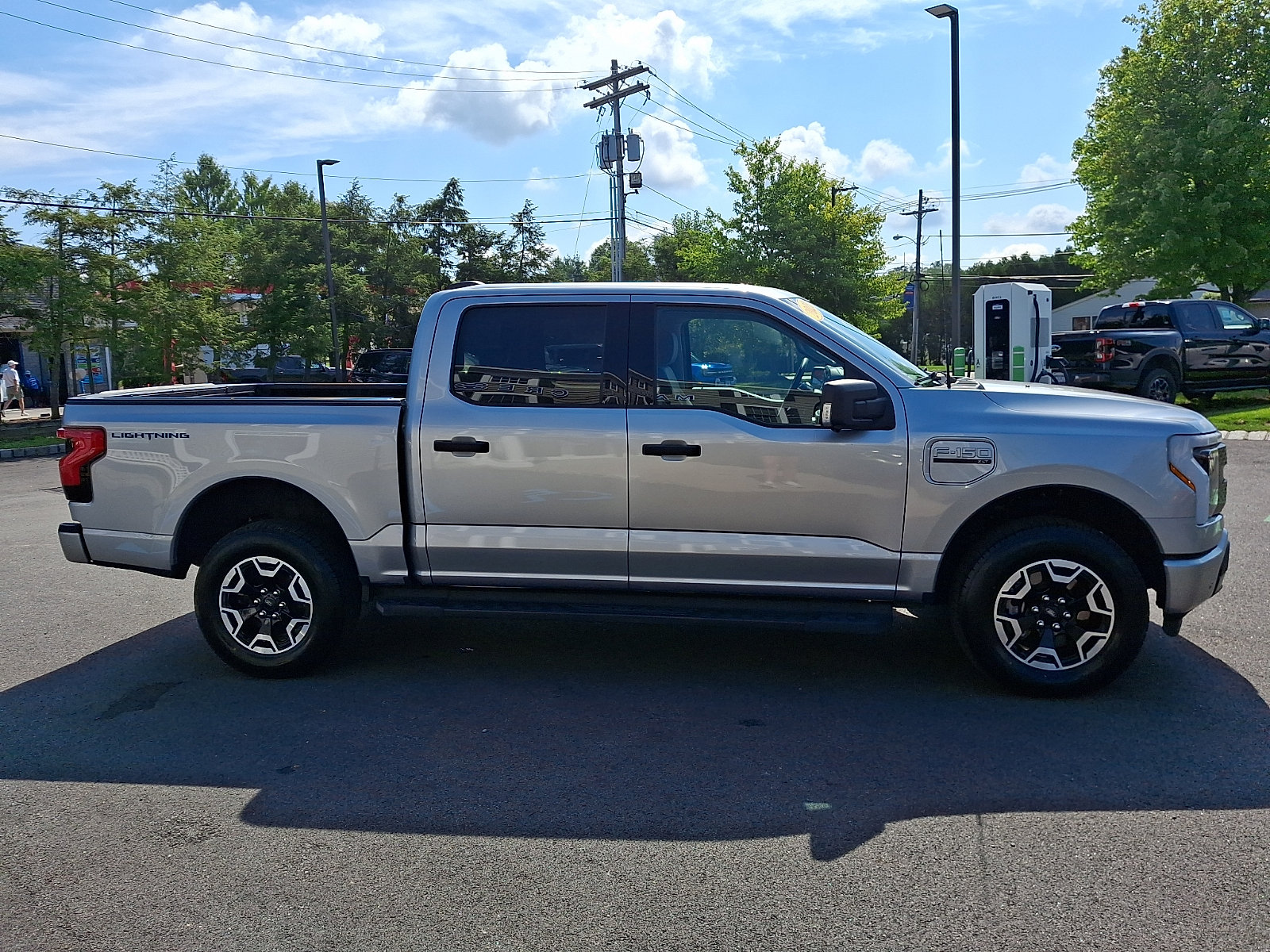 Certified 2023 Ford F150 Lightning XLT AWD/4WD image 4