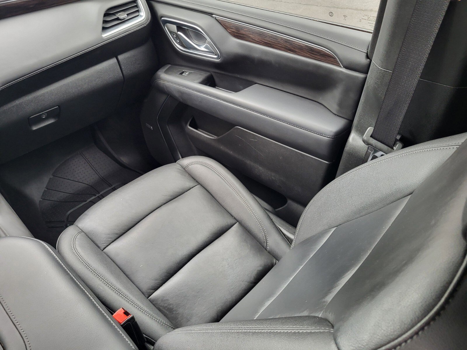 Used 2023 Chevrolet Suburban Z71 w/ Luxury Package image 17