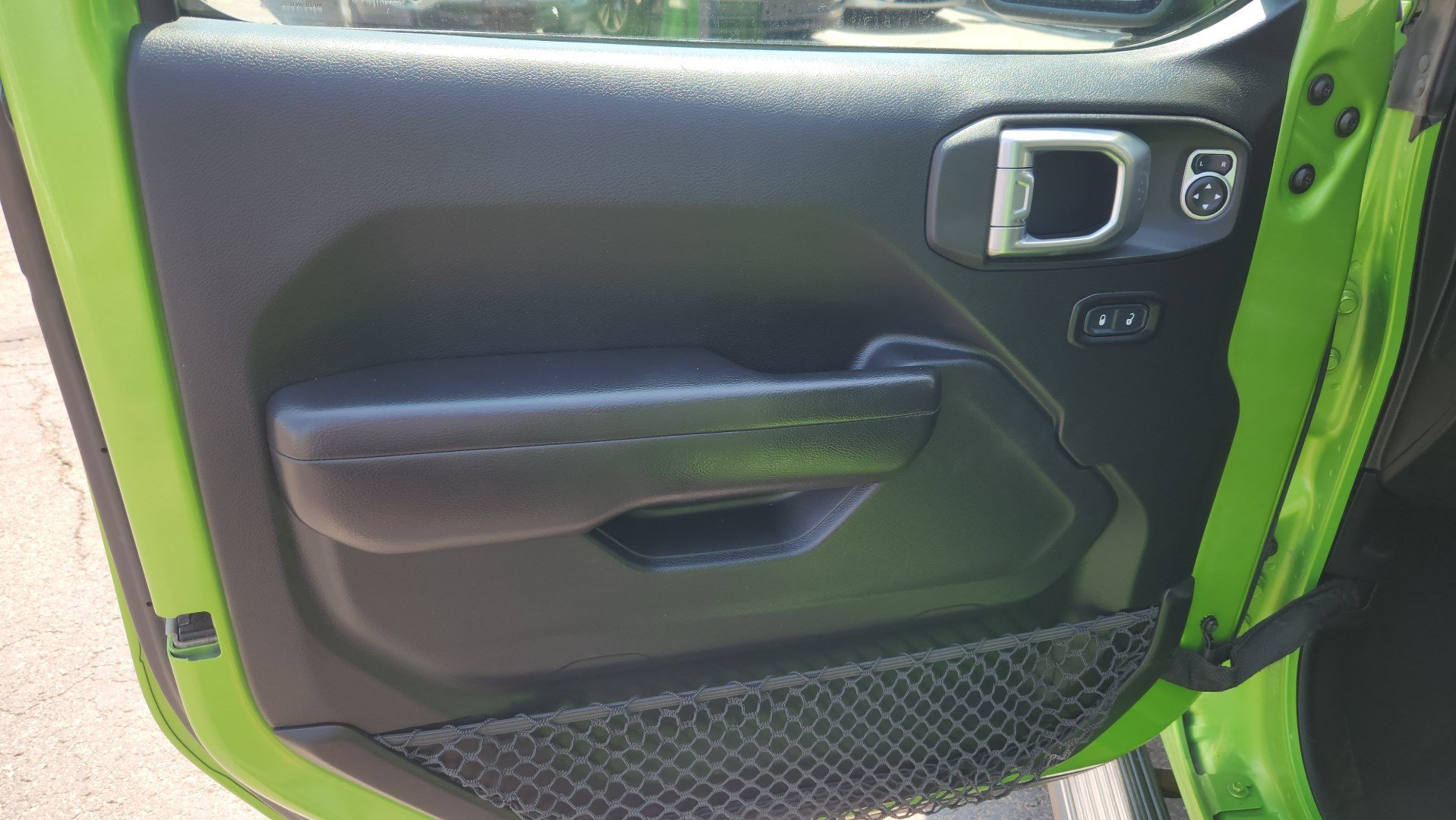 Used 2018 Jeep Wrangler Unlimited Sport S AWD/4WD image 17